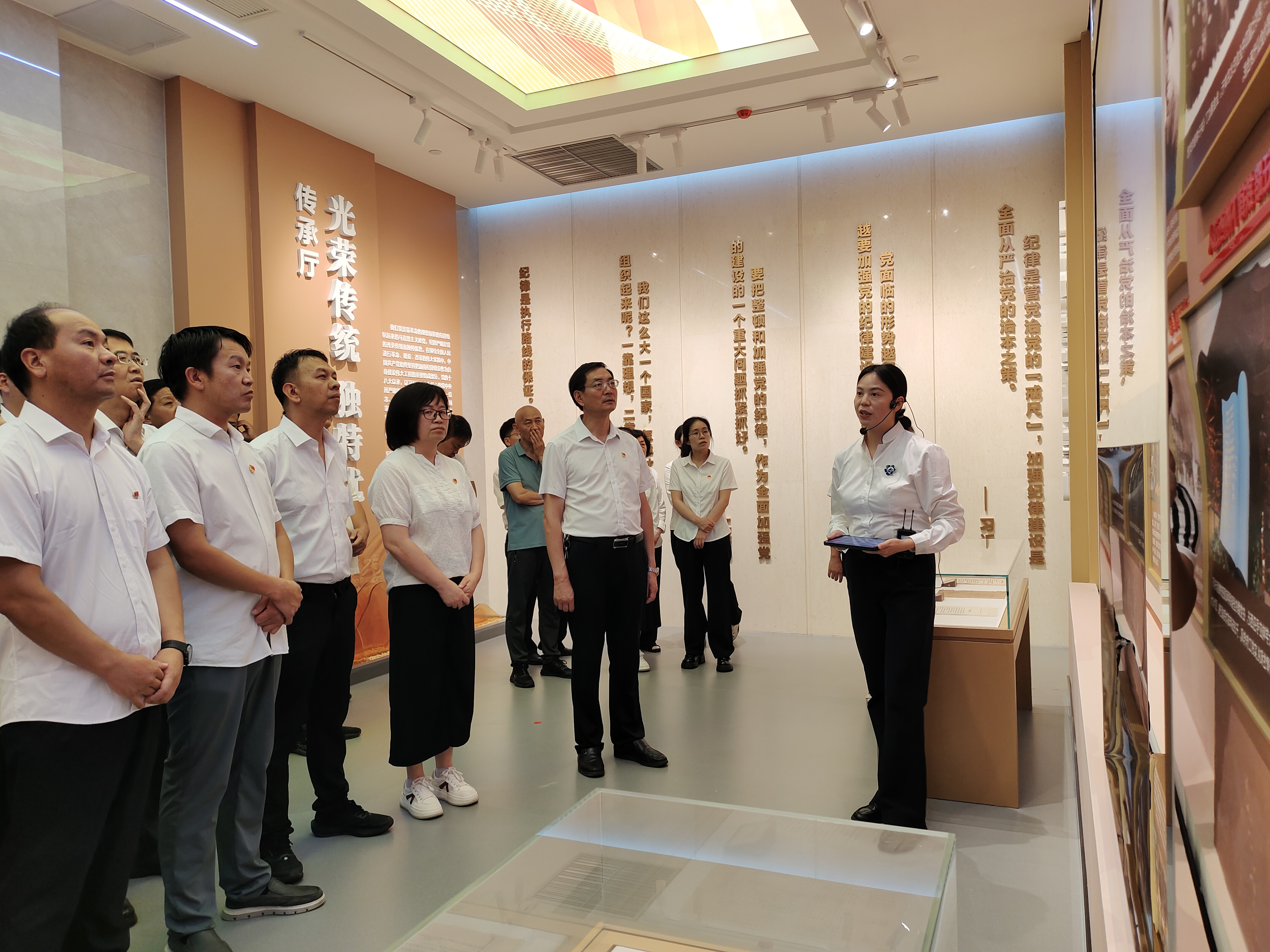 开展警示教育 强化廉洁意识——州住房城乡建设局到楚雄州新时代廉洁教育中心开展教育活动